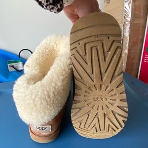 UGG Bailey Button Women’s 7